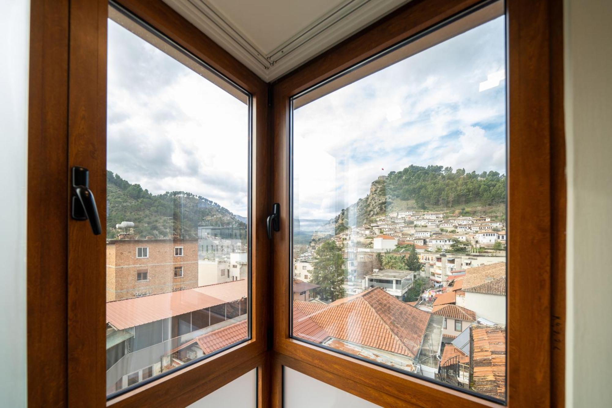Merko Hotel Berat Eksteriør bilde