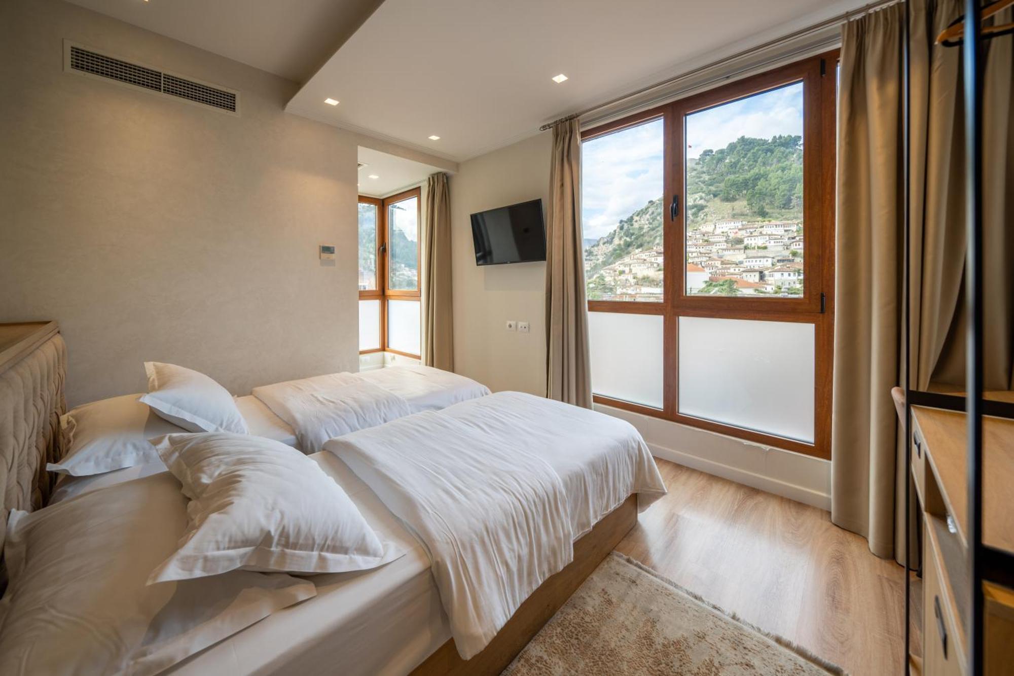Merko Hotel Berat Eksteriør bilde